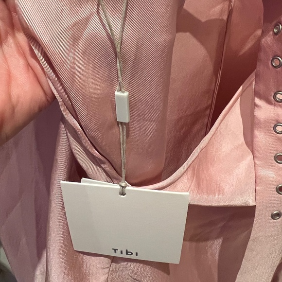 Pale pink v-neck blouse - Picture 3 of 4